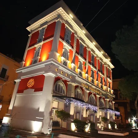 费迪南多伊尔酒店 酒店