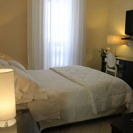 Hotel Ferdinando Ii Nápoles
