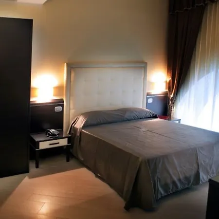 Отель Ferdinando Ii 4*